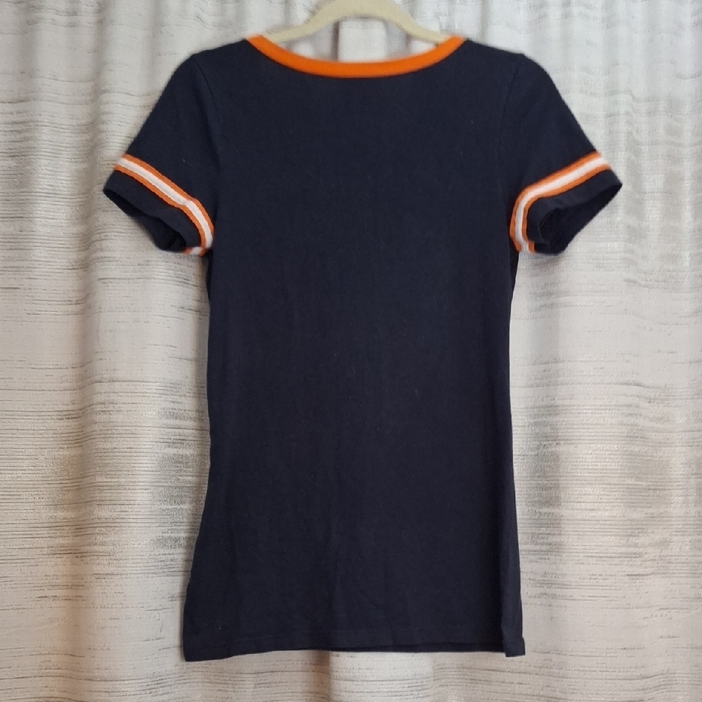 Chicago Bears Women's Navy V-Neck T-Shirt - Picture 5 of 5